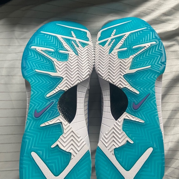 Nike Kobe 4 Protro ‘Draft day Hornets’ main image 4